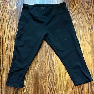 Women’s Balance Outdoor black capri leggings